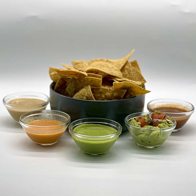Mais Chips con 4 Salsas (vegetarisch)