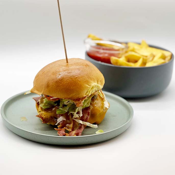 Menü Fuego de Cantina Burger (scharf) mit Beilage